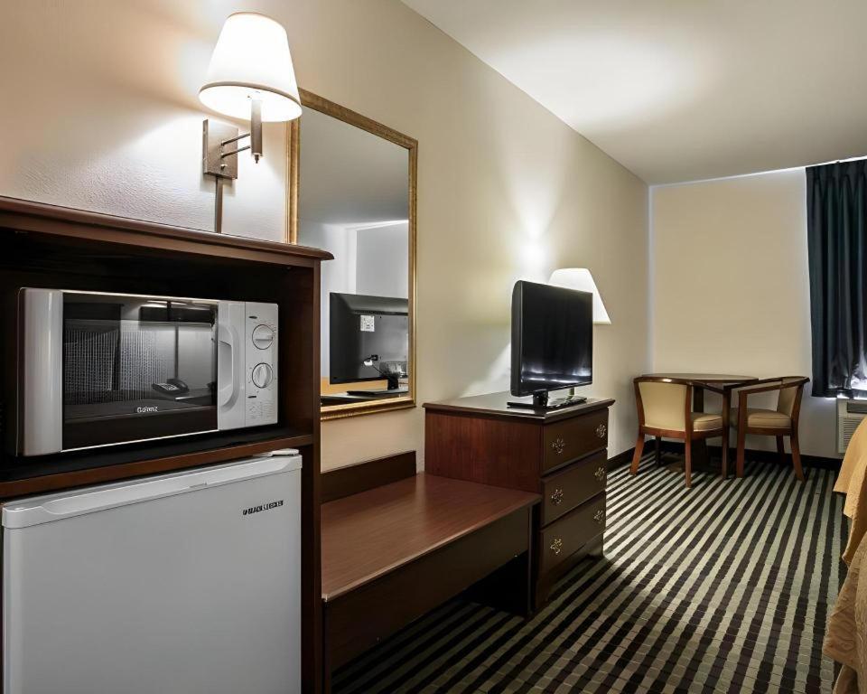 Quality Inn Columbia Airport West Columbia Exterior photo