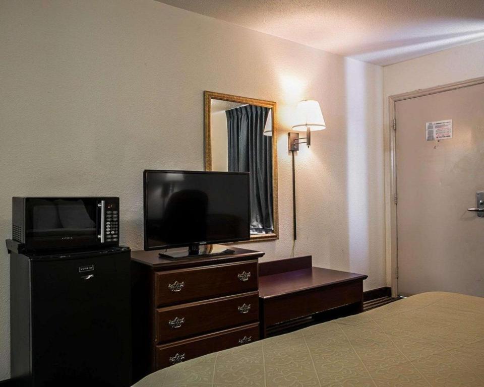 Quality Inn Columbia Airport West Columbia Exterior photo