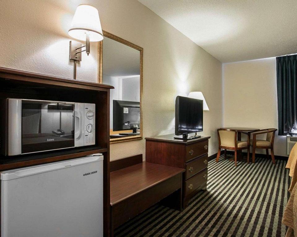 Quality Inn Columbia Airport West Columbia Exterior photo